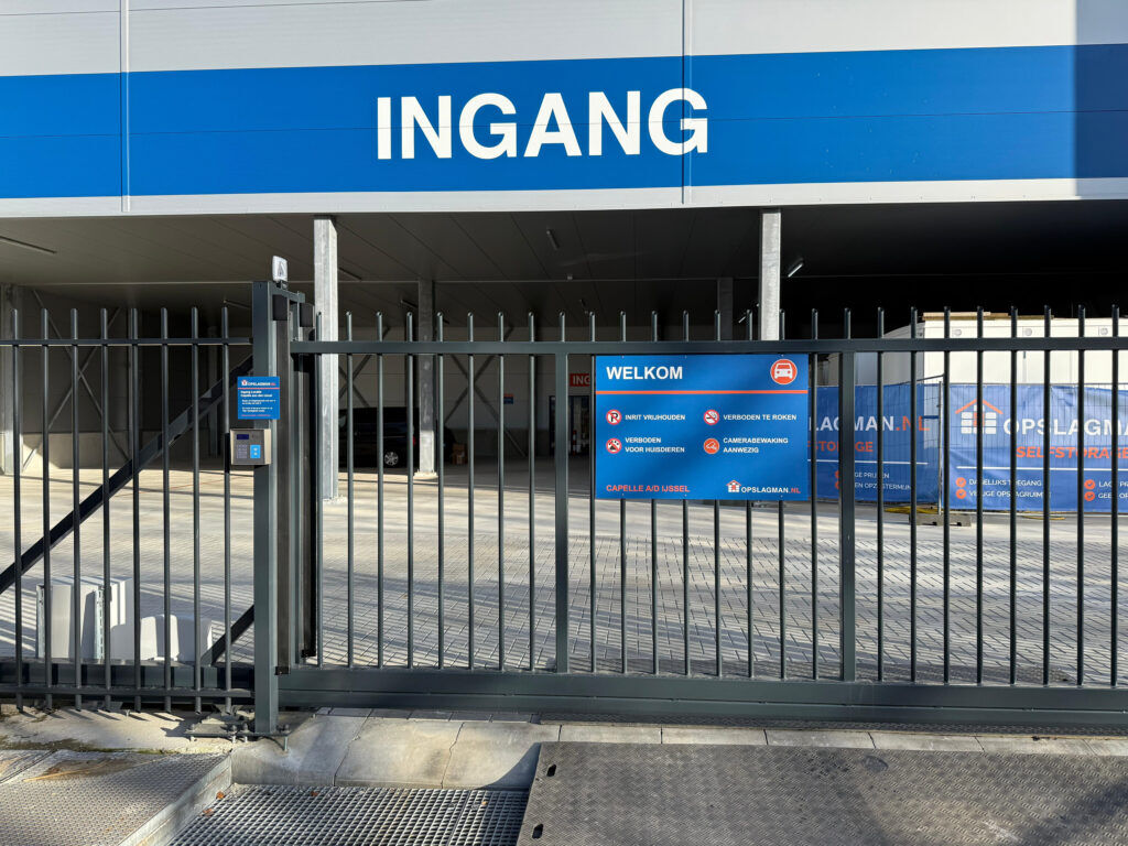 Opslagman Capelle Ingang